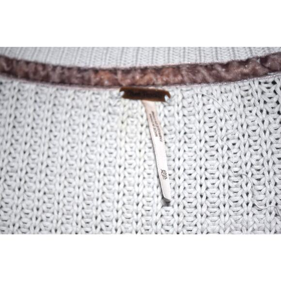 Free People Gray Chunky Knit Cropped V-Neck Sweater XS - Picture 3 of 4